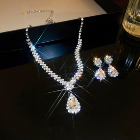 Wholesale Diamond Drop V-Shaped Tassel Earrings and Necklace Set