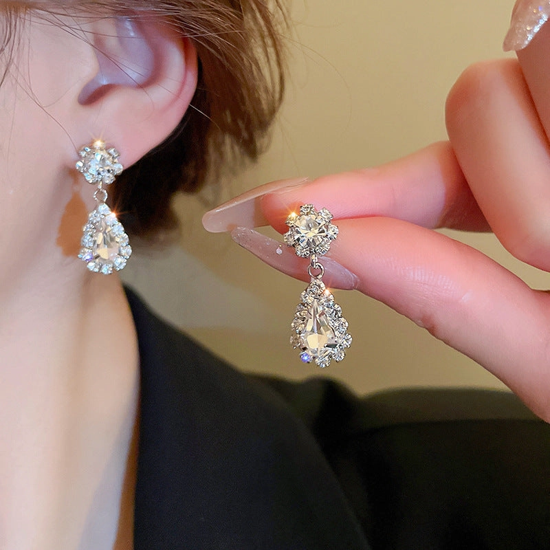 Wholesale Diamond Drop V-Shaped Tassel Earrings and Necklace Set