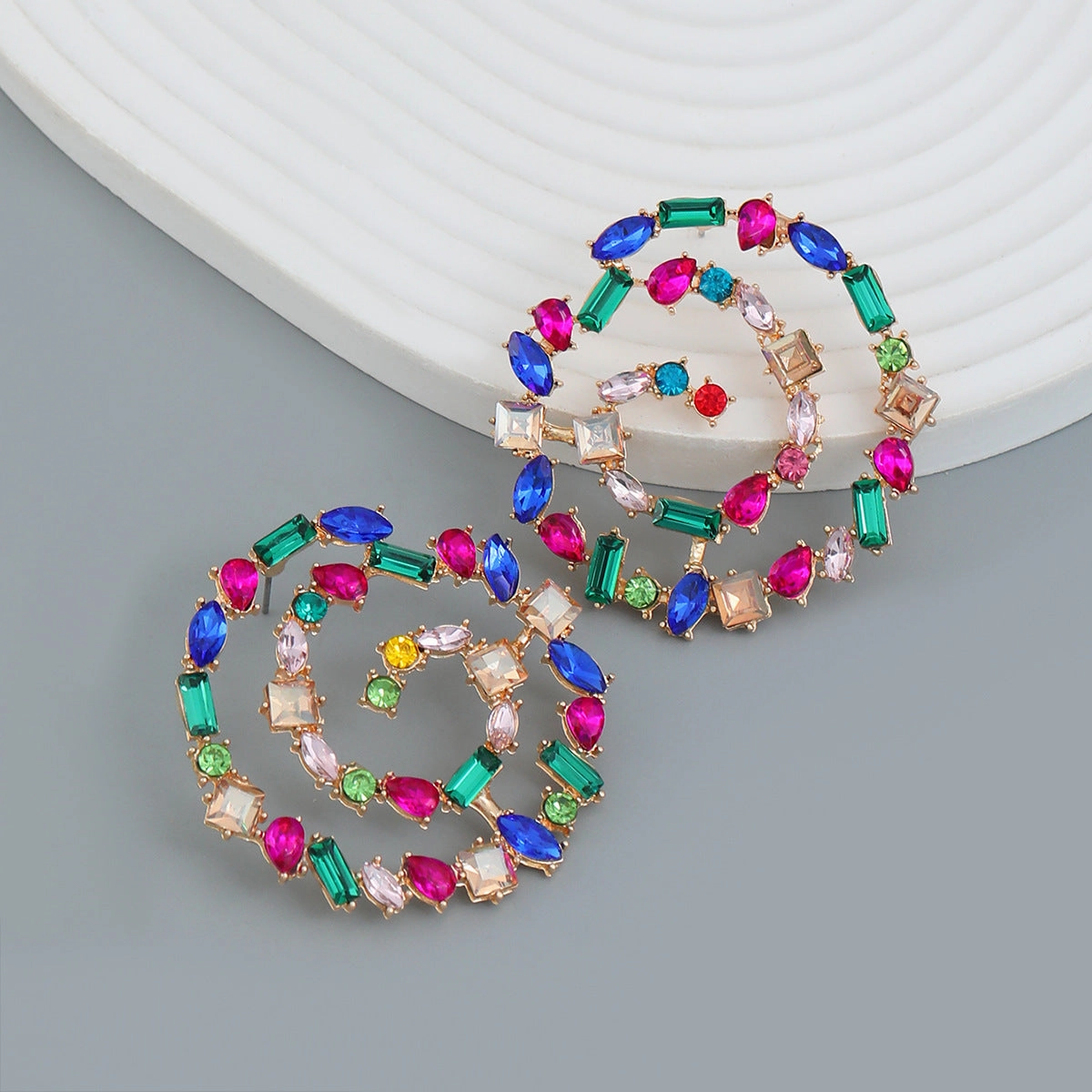 Wholesale Diamond Spiral Alloy Earrings