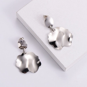Wholesale Earrings Stainless Steel Flower Cluster OLY-ES-AIMILUO001