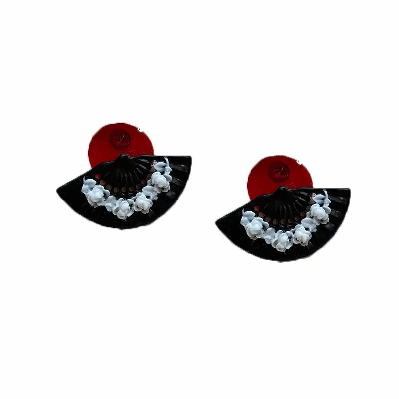 Wholesale Embossed Fan Alloy Earrings