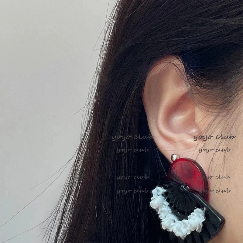 Wholesale Embossed Fan Alloy Earrings