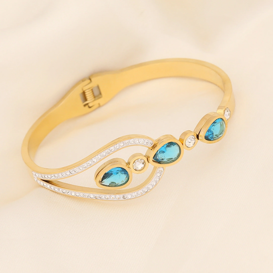 Wholesale Eye Fashion Full Diamond Stainless Steel Bracelet