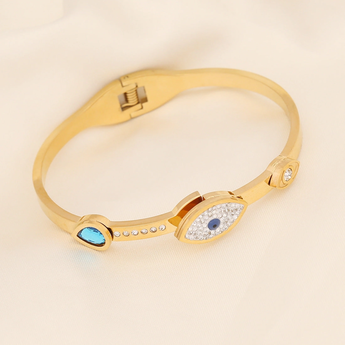 Wholesale Eye Fashion Full Diamond Stainless Steel Bracelet
