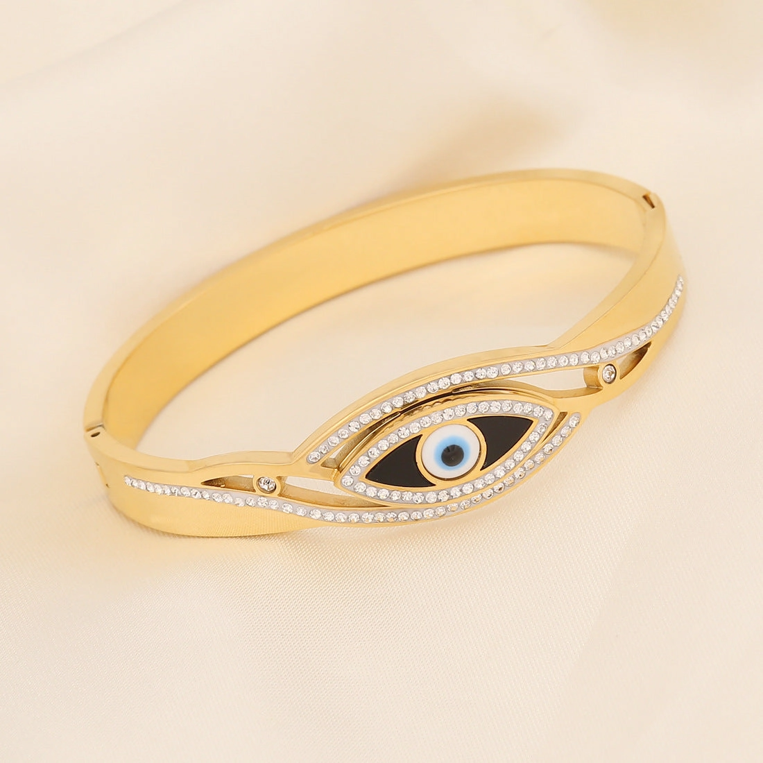 Wholesale Eye Fashion Full Diamond Stainless Steel Bracelet