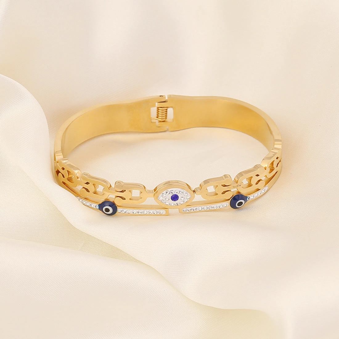 Wholesale Fashion Eye Temperament with Zirconium Inlaid Stainless Steel Bracelet