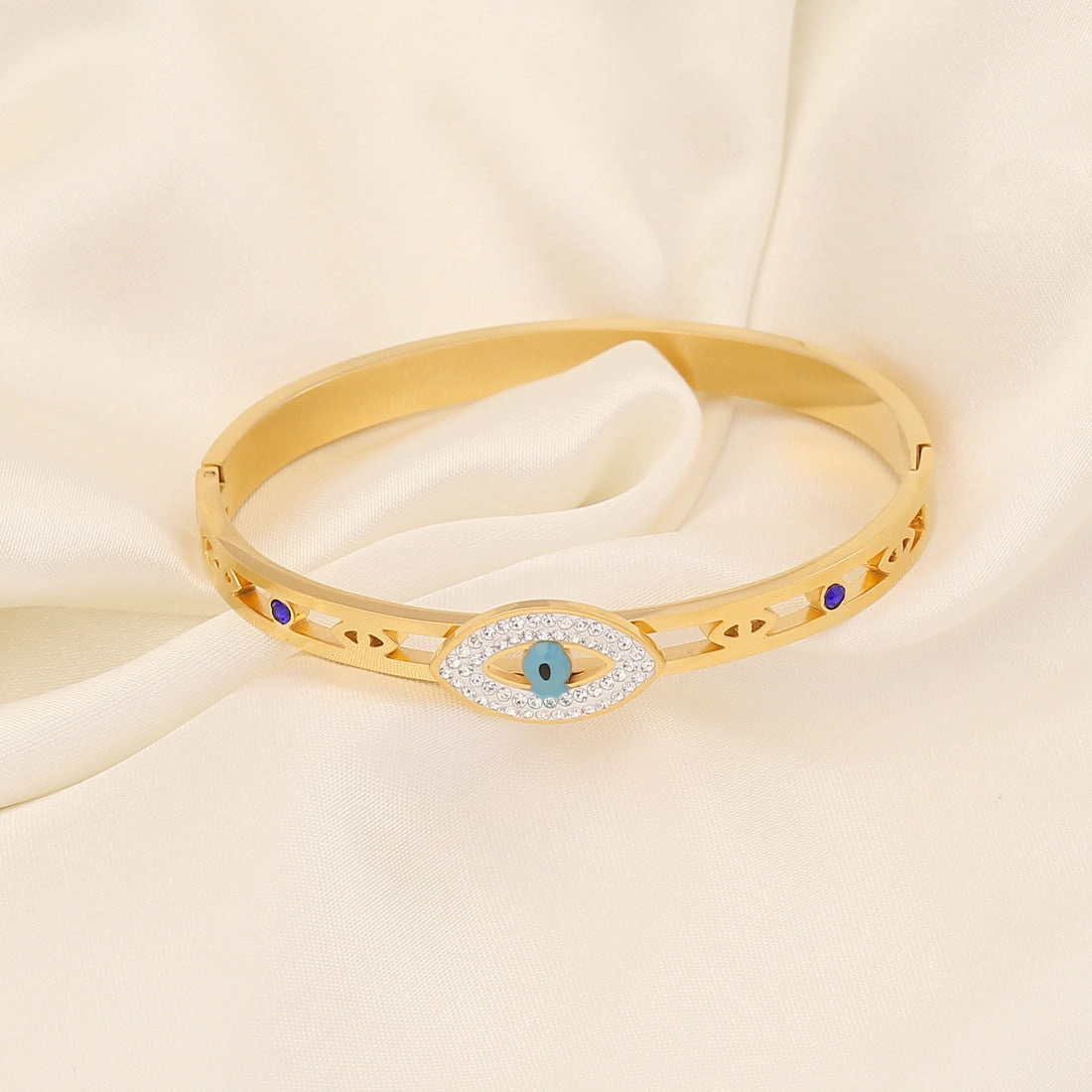 Wholesale Fashion Eye Temperament with Zirconium Inlaid Stainless Steel Bracelet