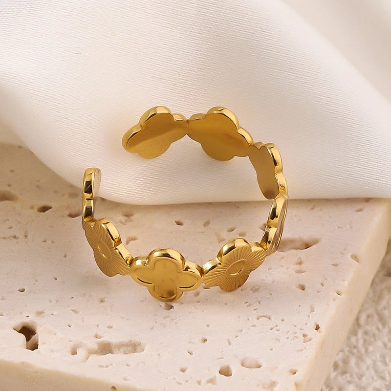 Wholesale Fashion Niche Design High-end Titanium Steel Clover Flower Opening Adjustable Gold-plated Rings