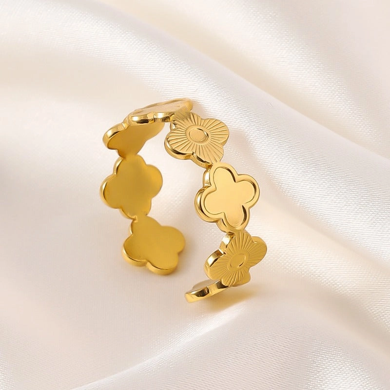 Wholesale Fashion Niche Design High-end Titanium Steel Clover Flower Opening Adjustable Gold-plated Rings