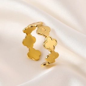 Wholesale Fashion Niche Design High-end Titanium Steel Clover Flower Opening Adjustable Gold-plated Rings