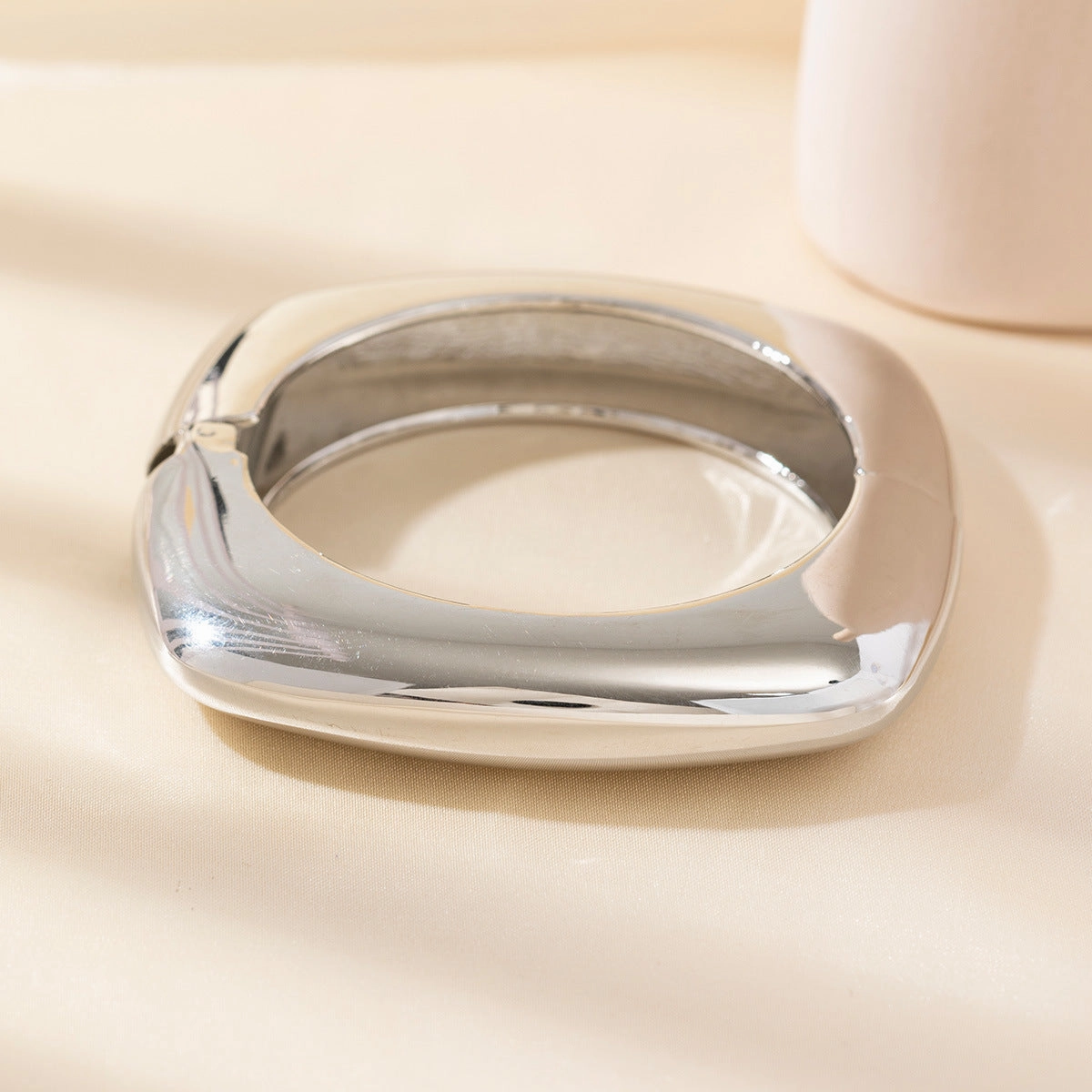 Wholesale Fashion Polished Alloy Retro Square Gold Open Bracelet