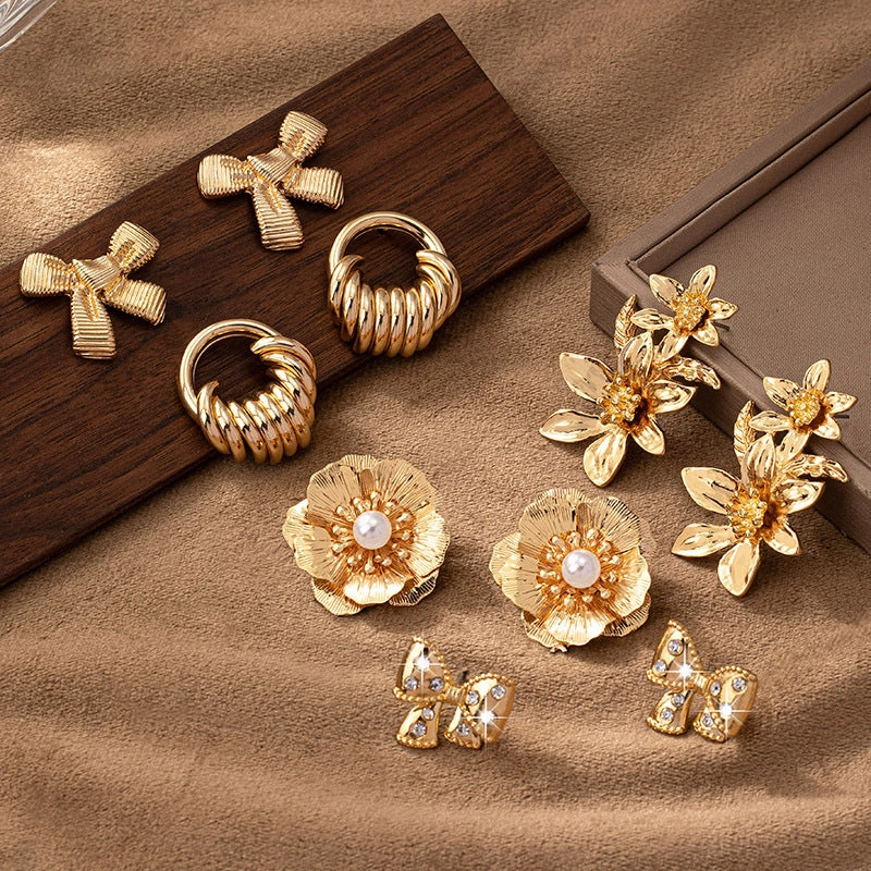 Wholesale Fashion Set of Various Zinc Alloy Earrings