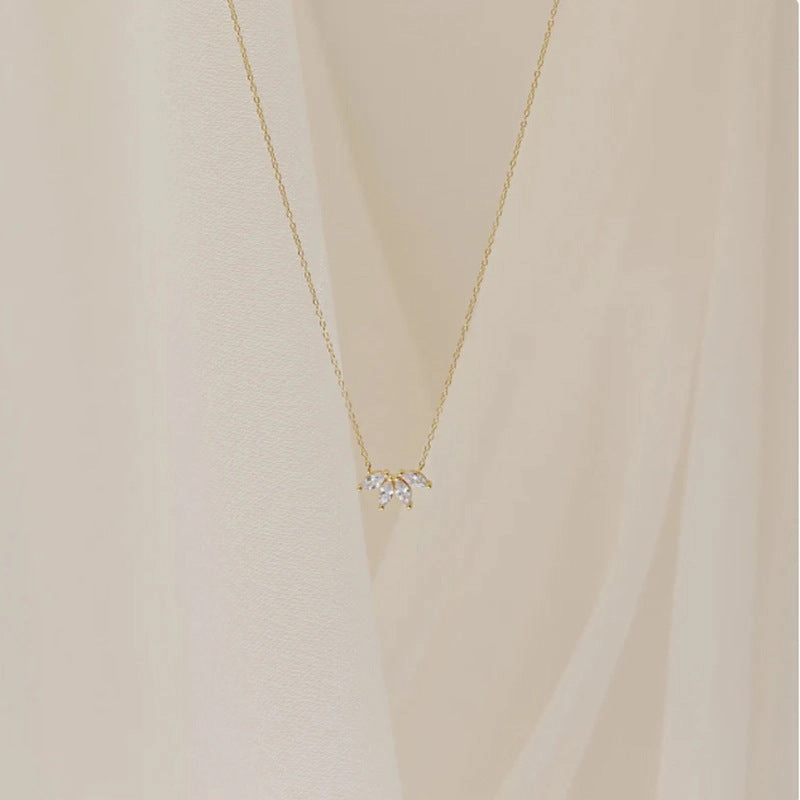 Wholesale Fishtail Flower Zircon Pendant Clavicle Chain