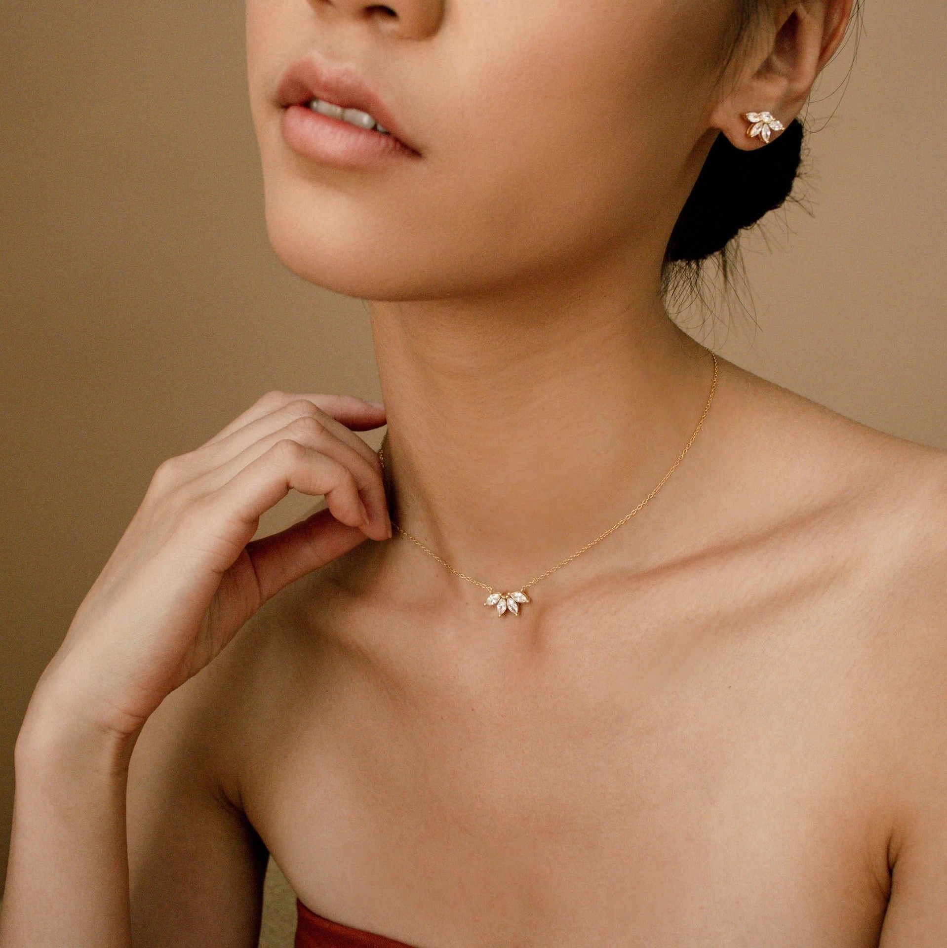 Wholesale Fishtail Flower Zircon Pendant Clavicle Chain