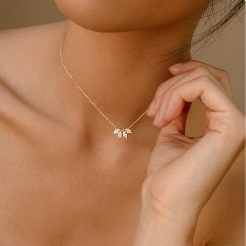 Wholesale Fishtail Flower Zircon Pendant Clavicle Chain