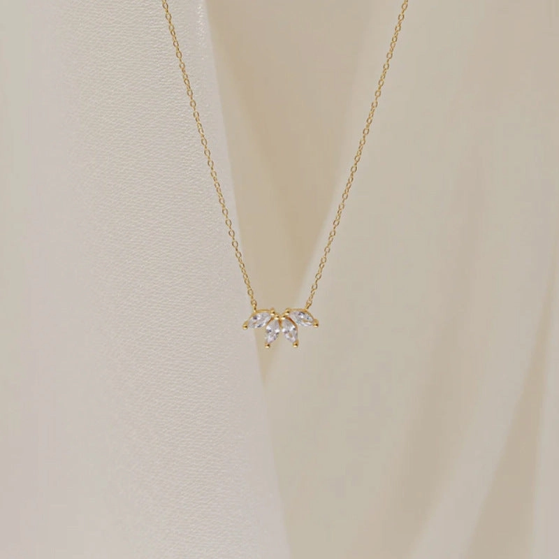 Wholesale Fishtail Flower Zircon Pendant Clavicle Chain