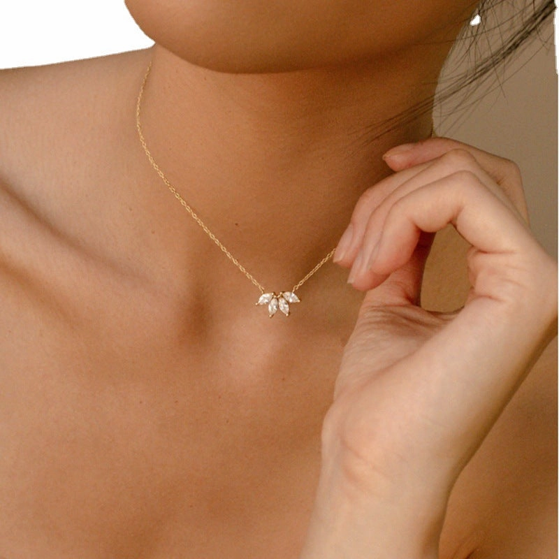 Wholesale Fishtail Flower Zircon Pendant Clavicle Chain