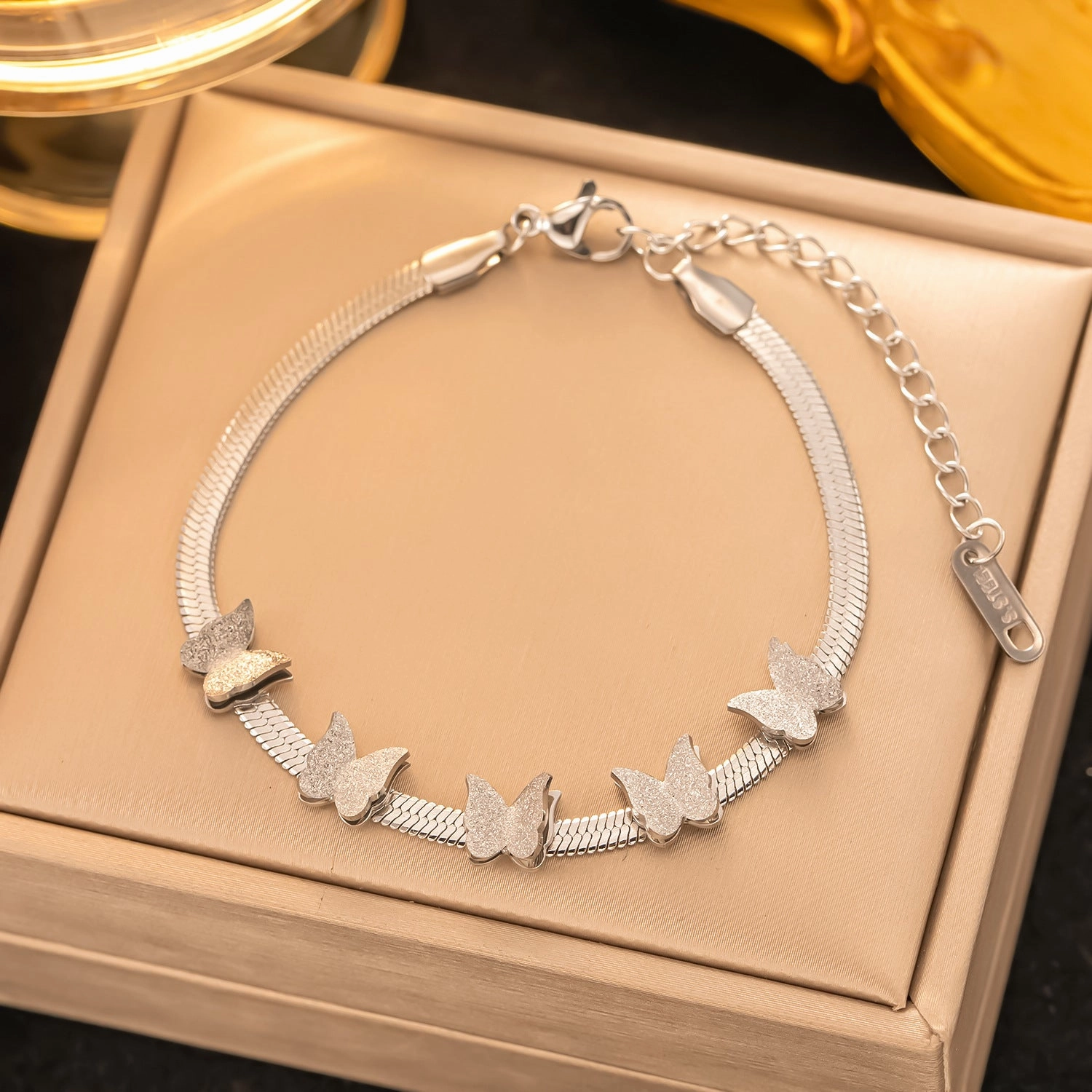 Wholesale Five Flower Butterfly Snake Bone Chain Non-fading Titanium Steel Bracelet