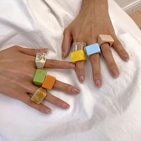 Wholesale Flow Colored Candy Colored Acrylic Geometric Rings