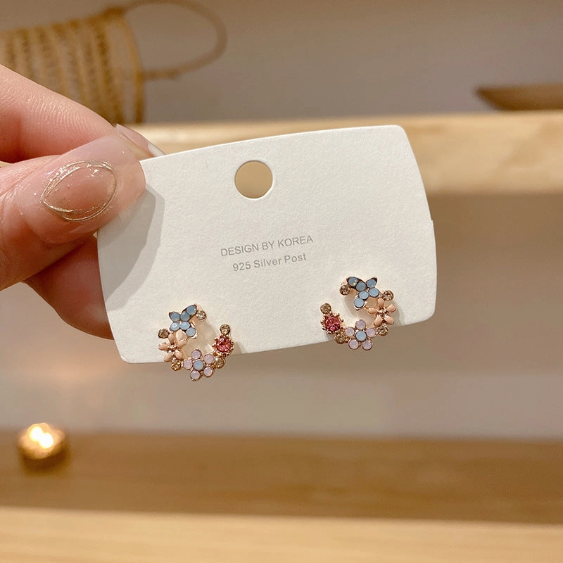 Wholesale Flower Diamond Color Alloy Earrings