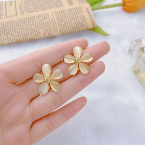 Wholesale Flower Opal Alloy Earrings
