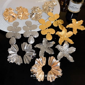 Wholesale Flower Scalloped Metal Earrings