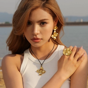 Wholesale Flower Sunflower Stainless Steel Necklaces