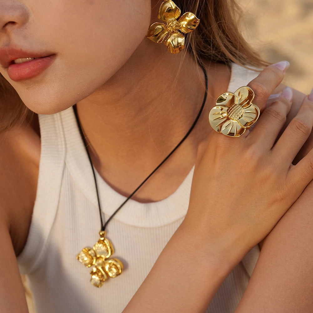Wholesale Flower Sunflower Stainless Steel Necklaces
