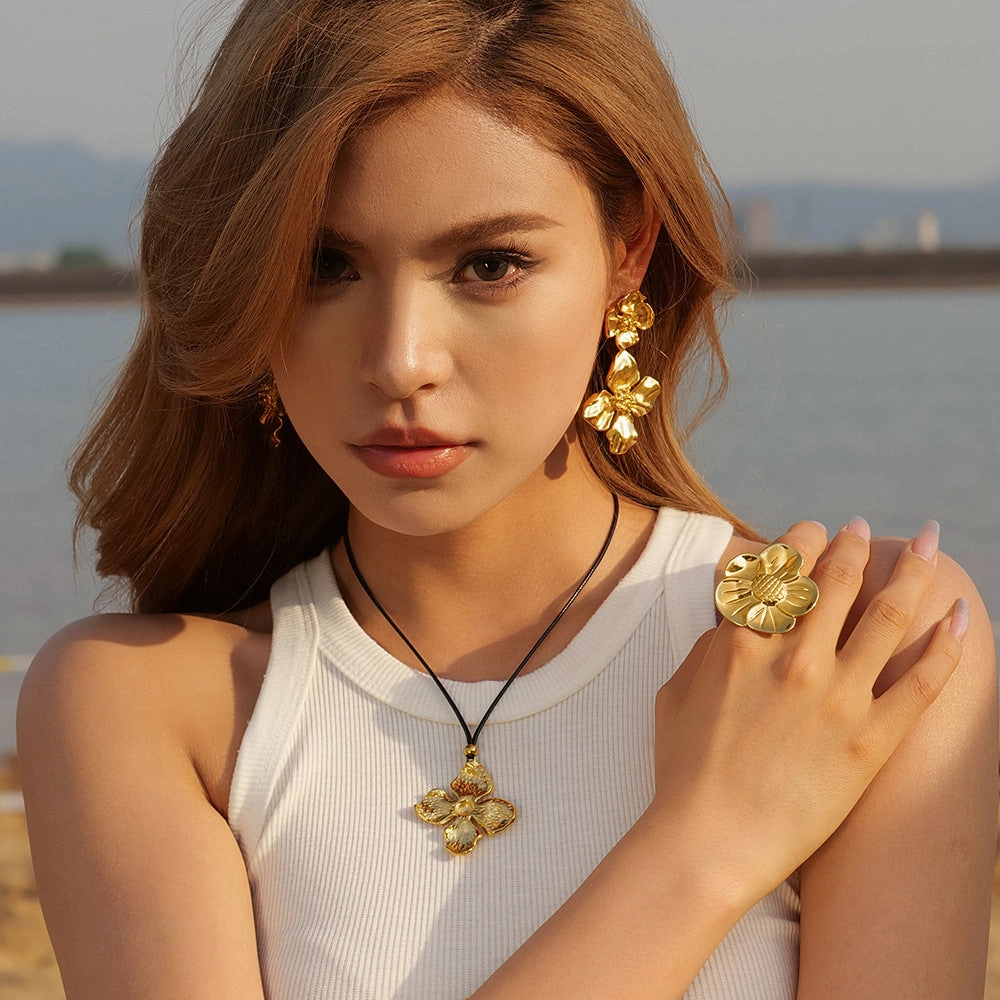 Wholesale Flower Sunflower Stainless Steel Necklaces