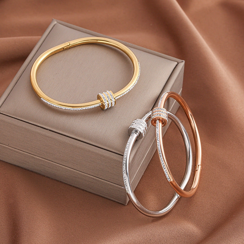 Wholesale Four Leaf Clover Love Gold Plated Titanium Steel Bracelet