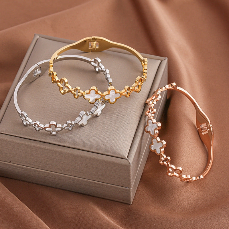 Wholesale Four Leaf Clover Love Gold Plated Titanium Steel Bracelet