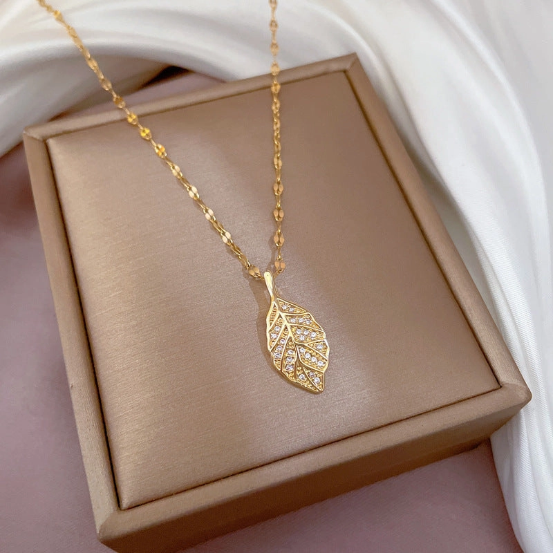 Wholesale Four Leaf Flower Titanium Steel Necklaces