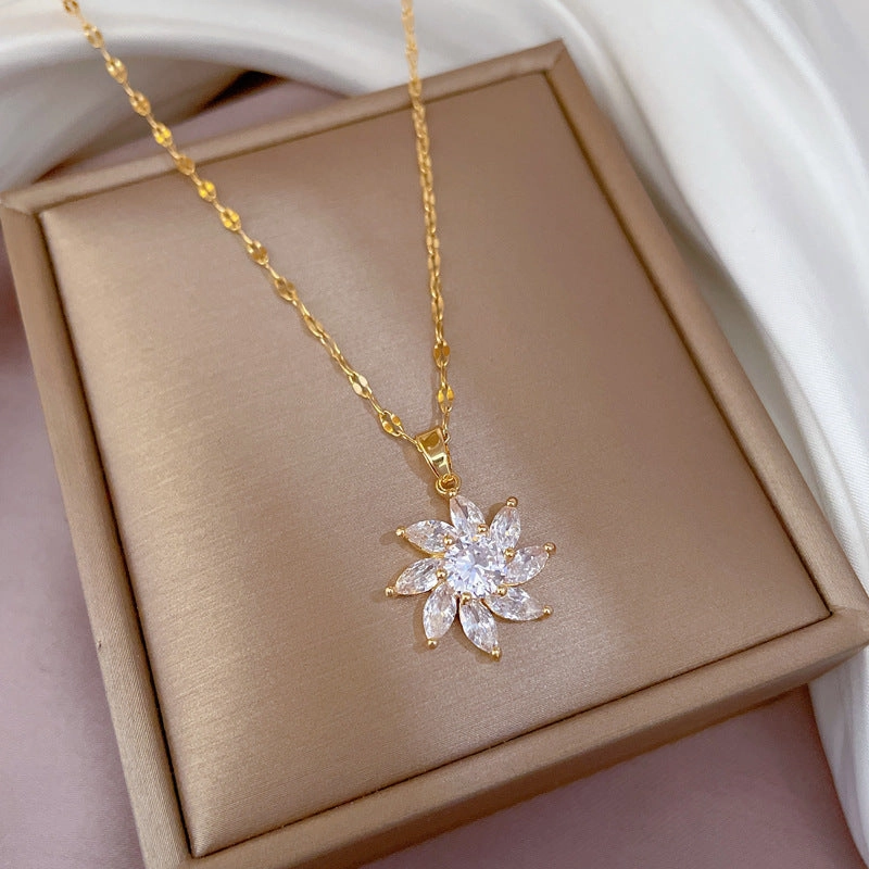 Wholesale Four Leaf Flower Titanium Steel Necklaces