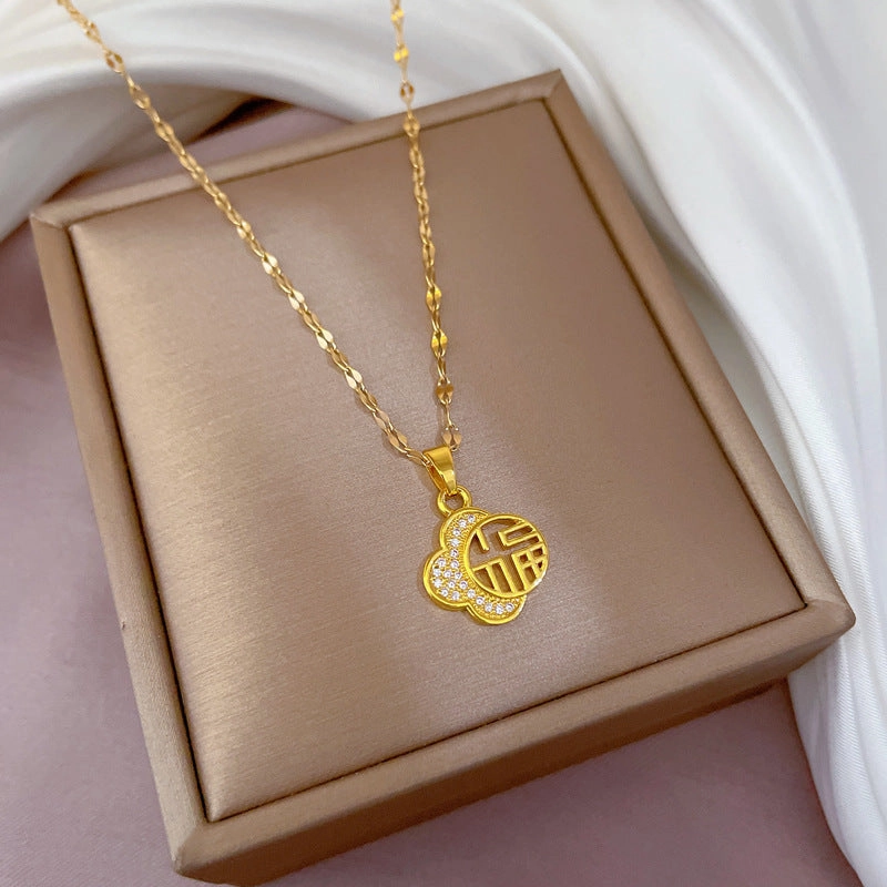 Wholesale Four Leaf Flower Titanium Steel Necklaces