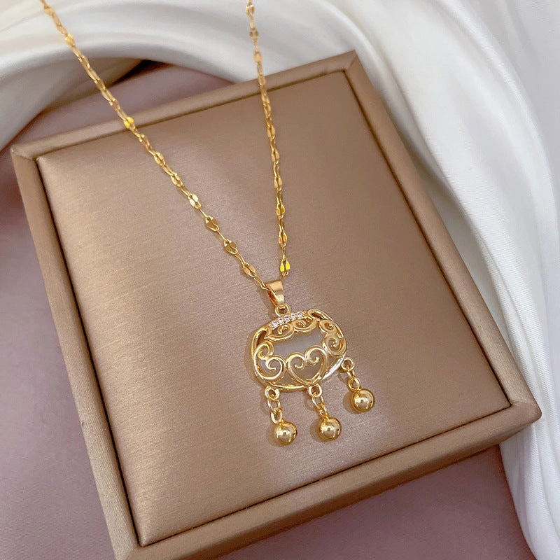 Wholesale Four Leaf Flower Titanium Steel Necklaces