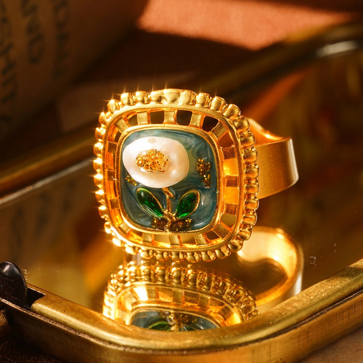 Wholesale French retro temperament enamel oil painting series Baroque natural pearl ring