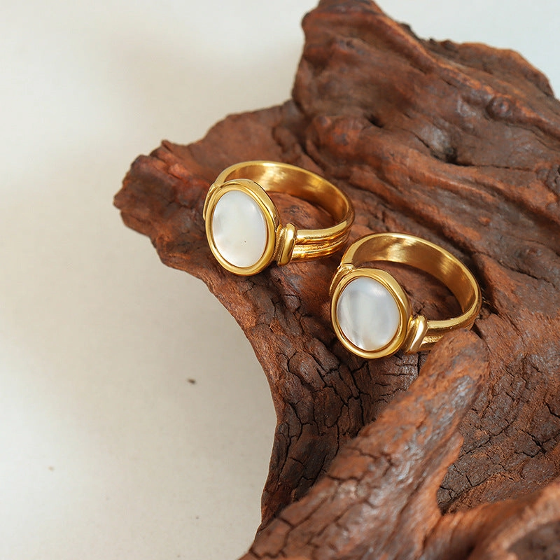 Wholesale French vintage white seashell gold-plated titanium steel ring