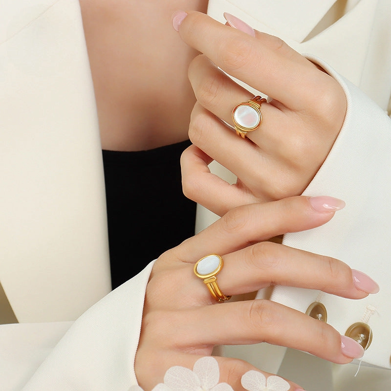 Wholesale French vintage white seashell gold-plated titanium steel ring