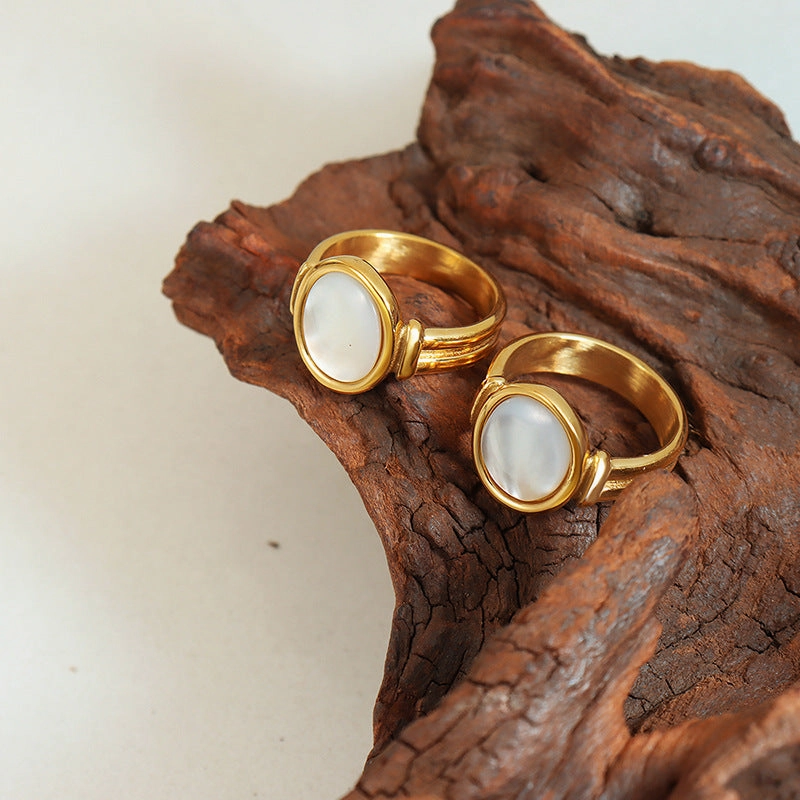 Wholesale French vintage white seashell gold-plated titanium steel ring