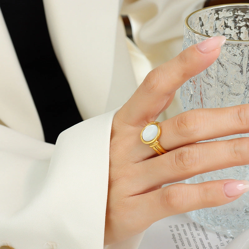 Wholesale French vintage white seashell gold-plated titanium steel ring