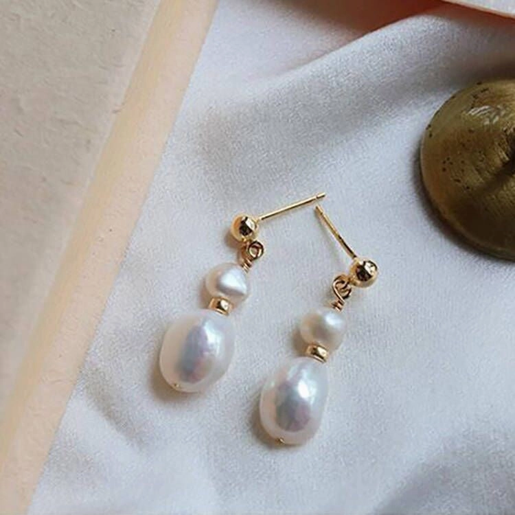 Wholesale Freshwater Pearl Back Hanging 925 Silver Needle Alloy Earrings