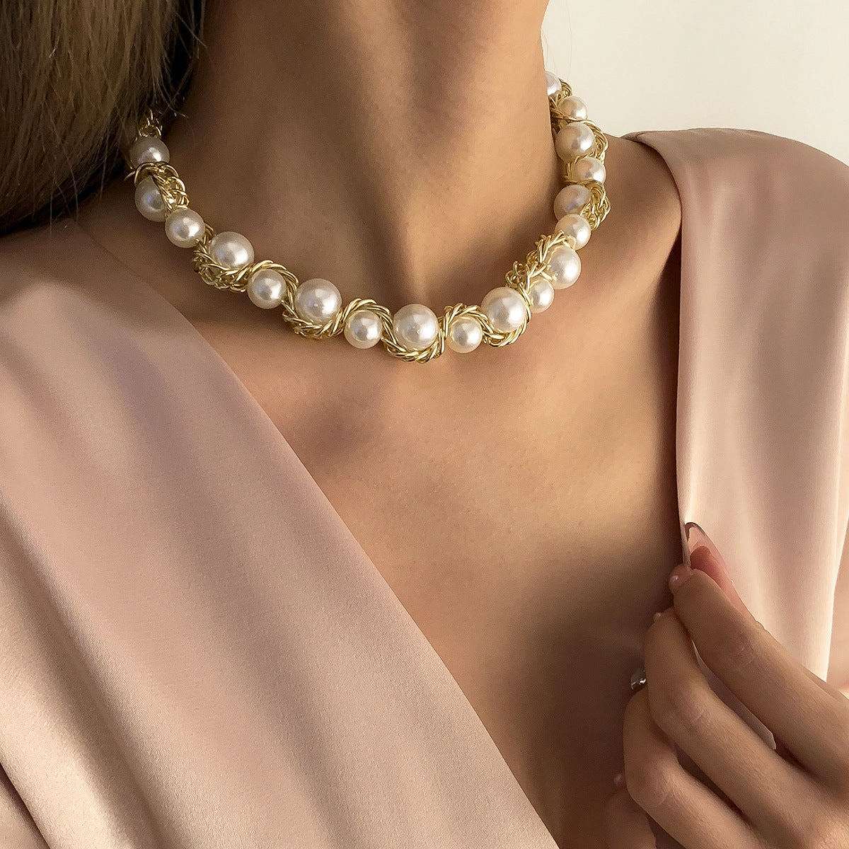 Wholesale Fried Dough Twists Chain Pearl Aluminum Necklace