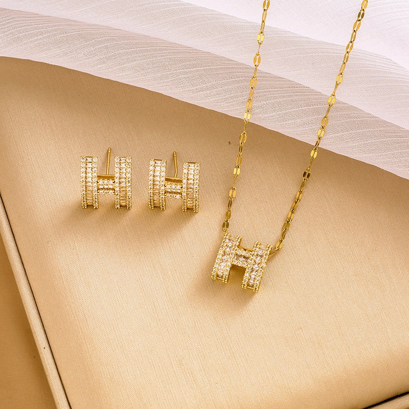 Wholesale Full Diamond Letter H Square Zircon Necklaces