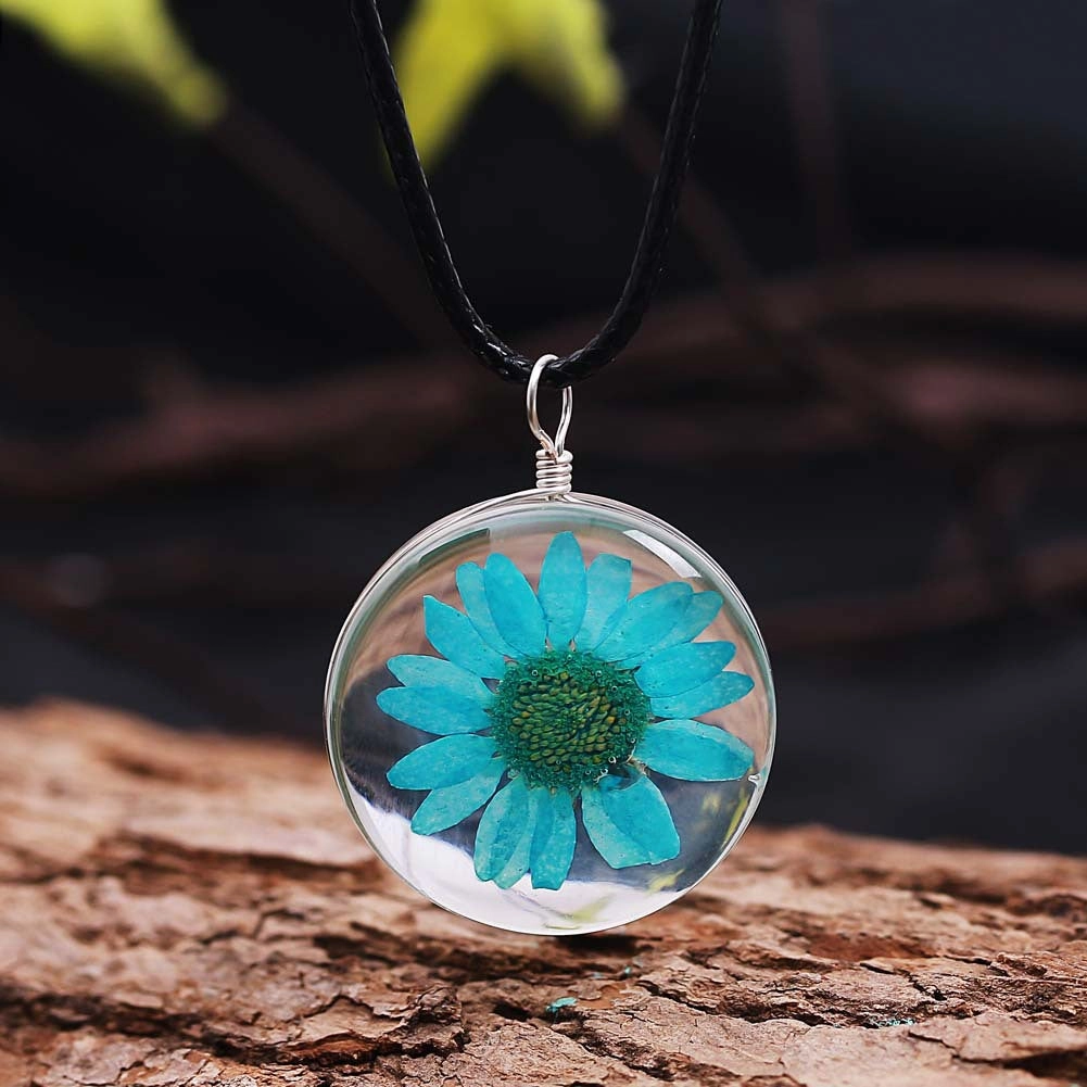 Wholesale Gem Creative Dry Flower Crystal Glass Necklace