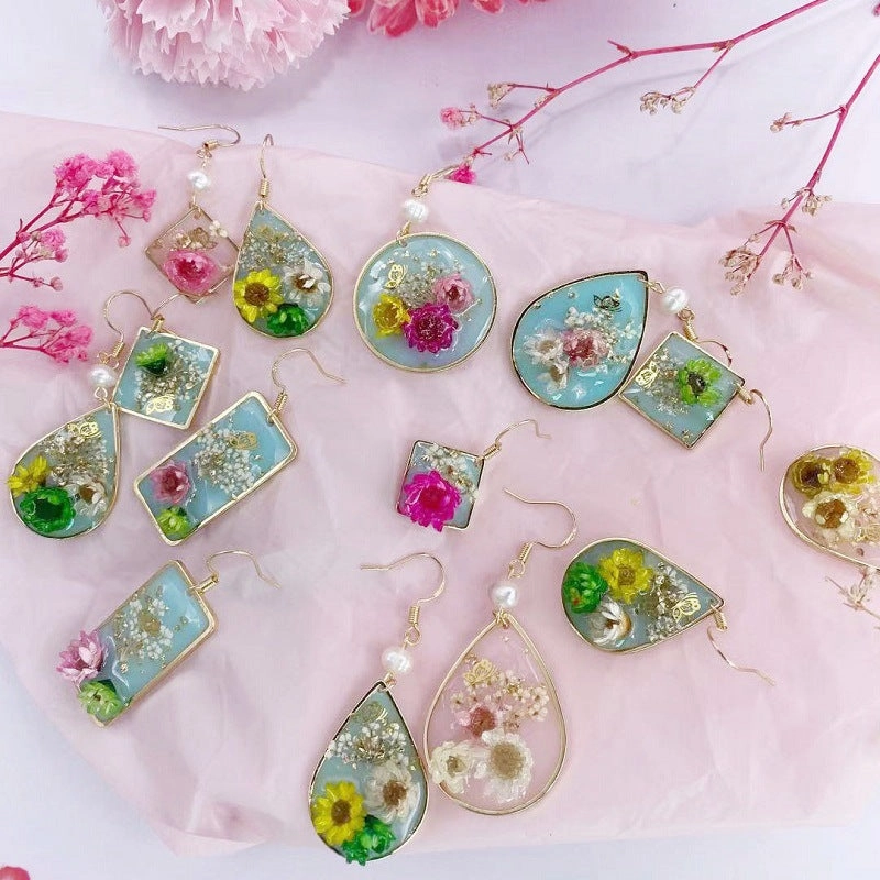 Wholesale Geometric Natural Dried Flowers Gold Leaf Earrings