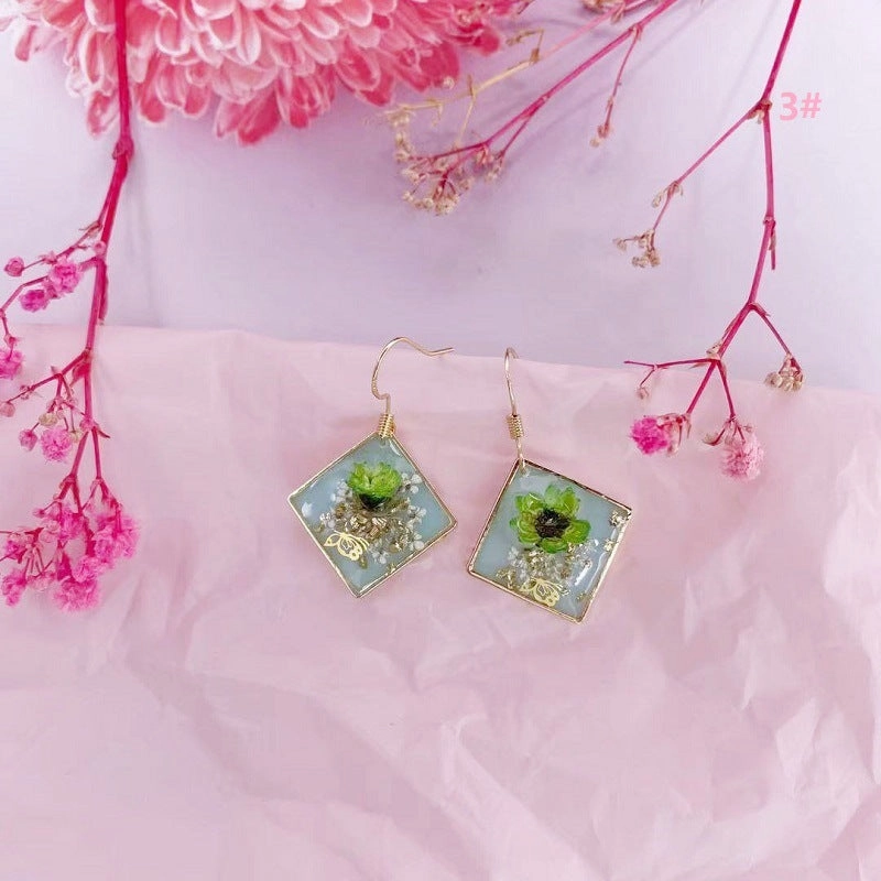 Wholesale Geometric Natural Dried Flowers Gold Leaf Earrings