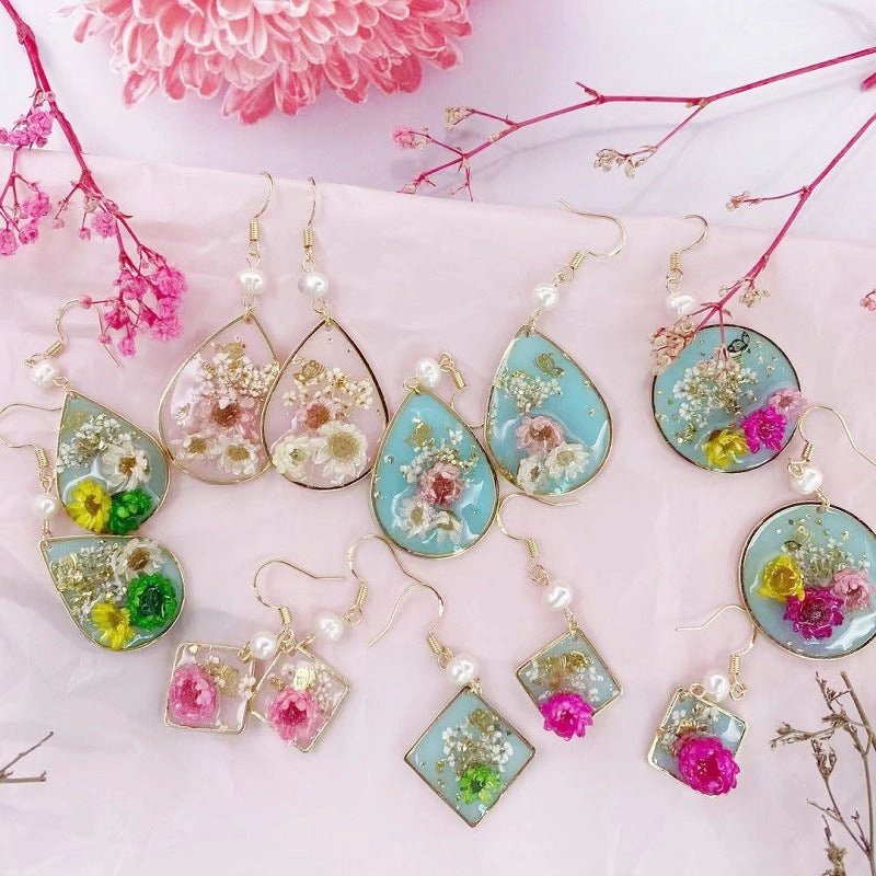Wholesale Geometric Natural Dried Flowers Gold Leaf Earrings
