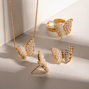 Wholesale Geometric Pearl Butterfly Pendants
