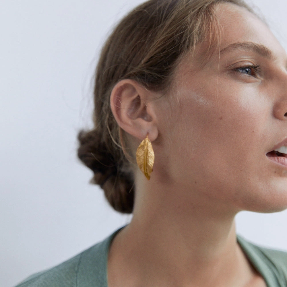 Wholesale Gold Leaf Vintage Earrings Alloy