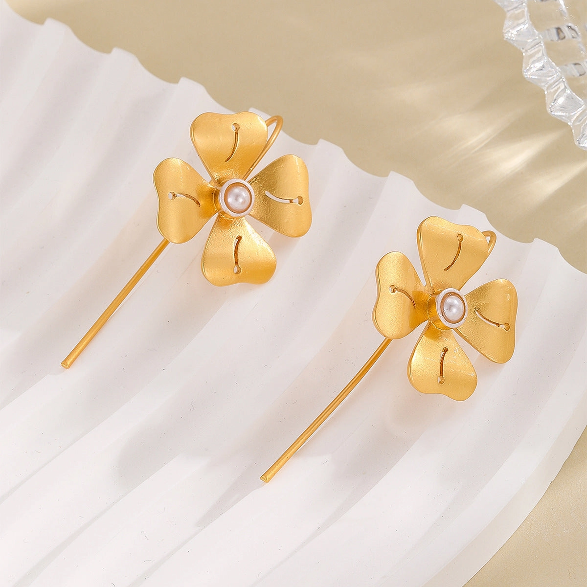 Wholesale Gold Petal Alloy Earrings